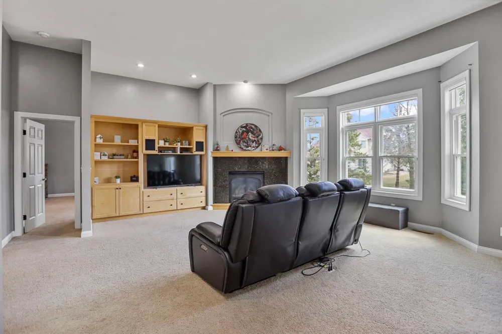 1929 Woodcrest Drive NE Owatonna, MN 55060