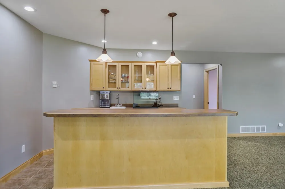 1929 Woodcrest Drive NE Owatonna, MN 55060