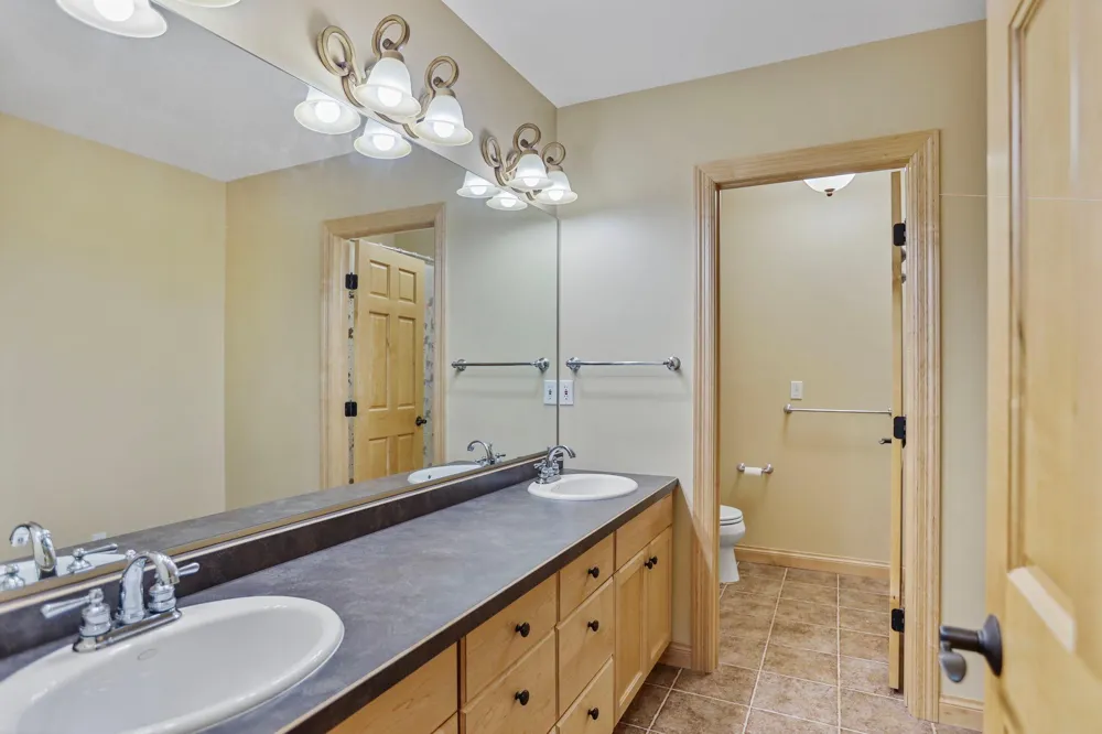 1929 Woodcrest Drive NE Owatonna, MN 55060