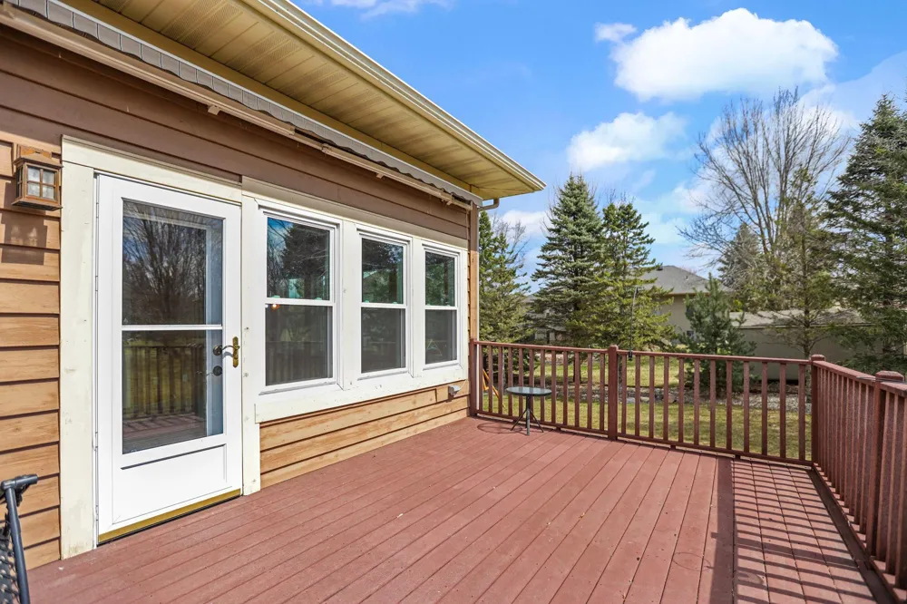 1929 Woodcrest Drive NE Owatonna, MN 55060