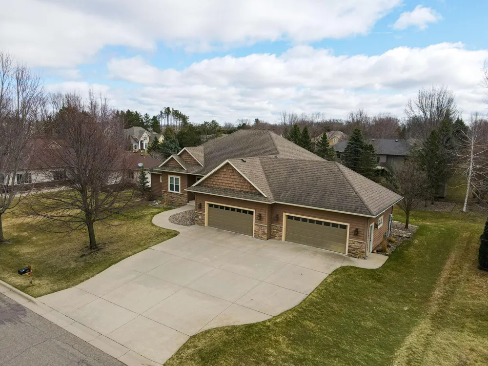 1929 Woodcrest Drive NE Owatonna, MN 55060