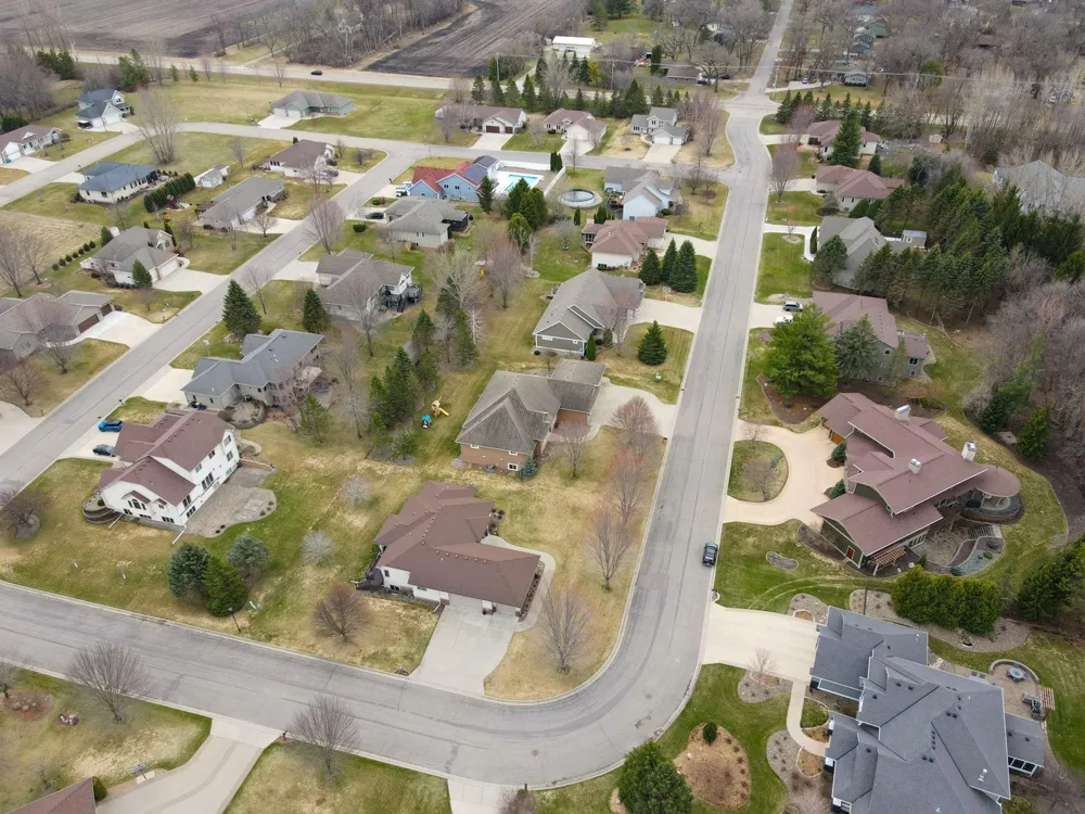 1929 Woodcrest Drive NE Owatonna, MN 55060