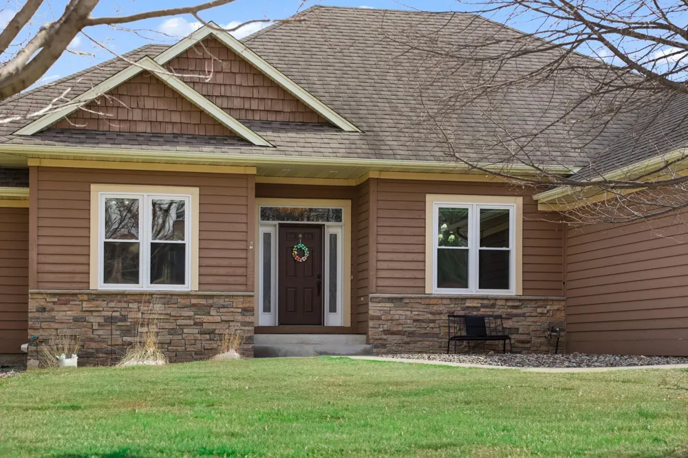 1929 Woodcrest Drive NE Owatonna, MN 55060
