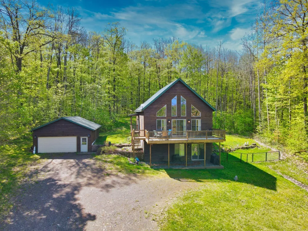 8920 Larson Court Hayward, WI 54843
