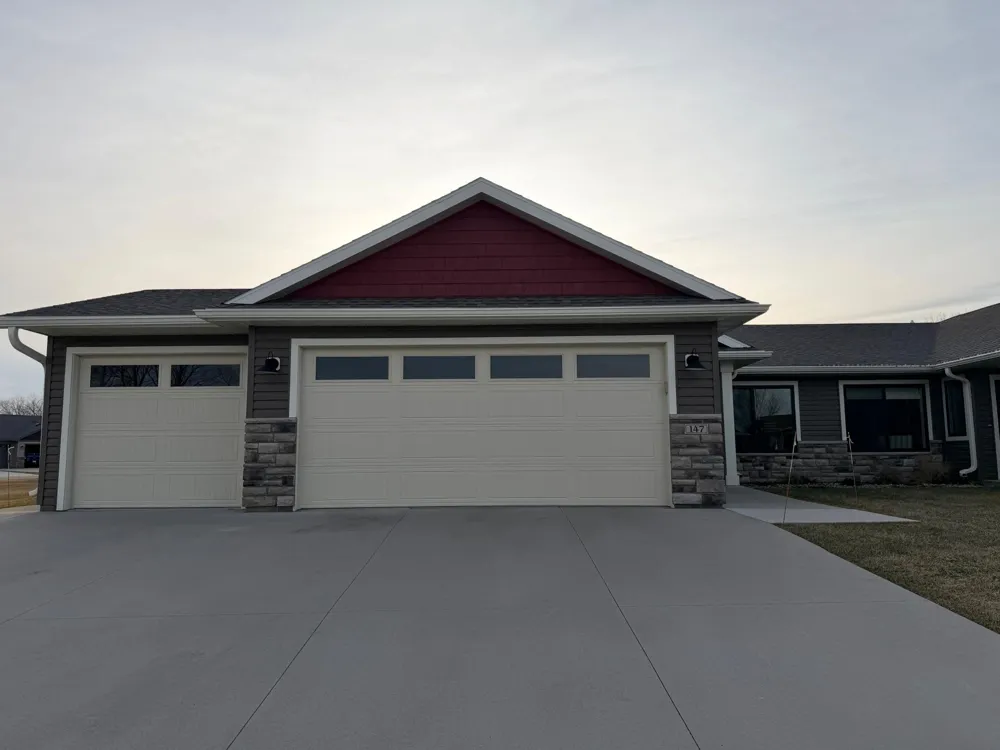 147 Highland Circle Zumbrota, MN 55992