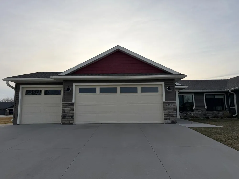 147 Highland Circle Zumbrota, MN 55992