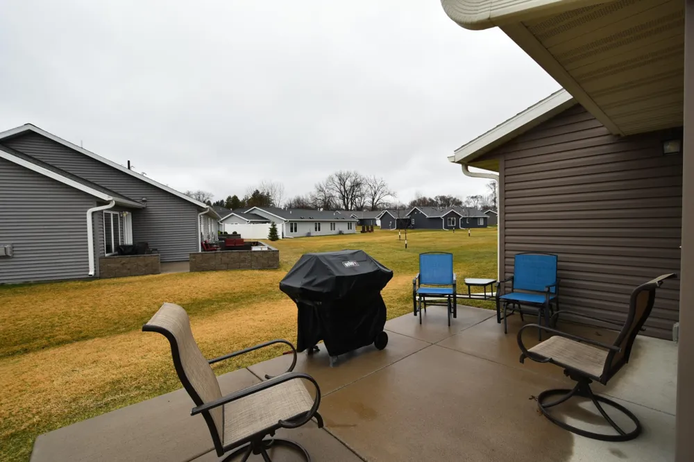 147 Highland Circle Zumbrota, MN 55992