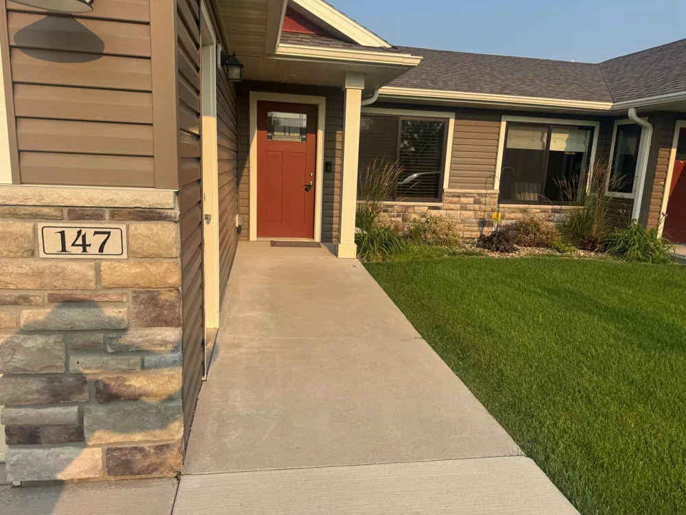147 Highland Circle Zumbrota, MN 55992