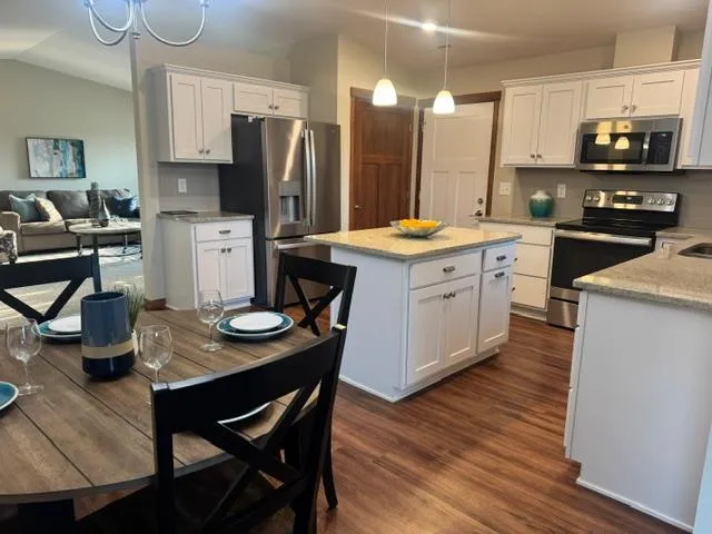 147 Highland Circle Zumbrota, MN 55992