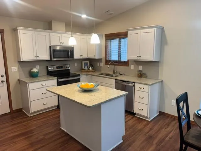147 Highland Circle Zumbrota, MN 55992