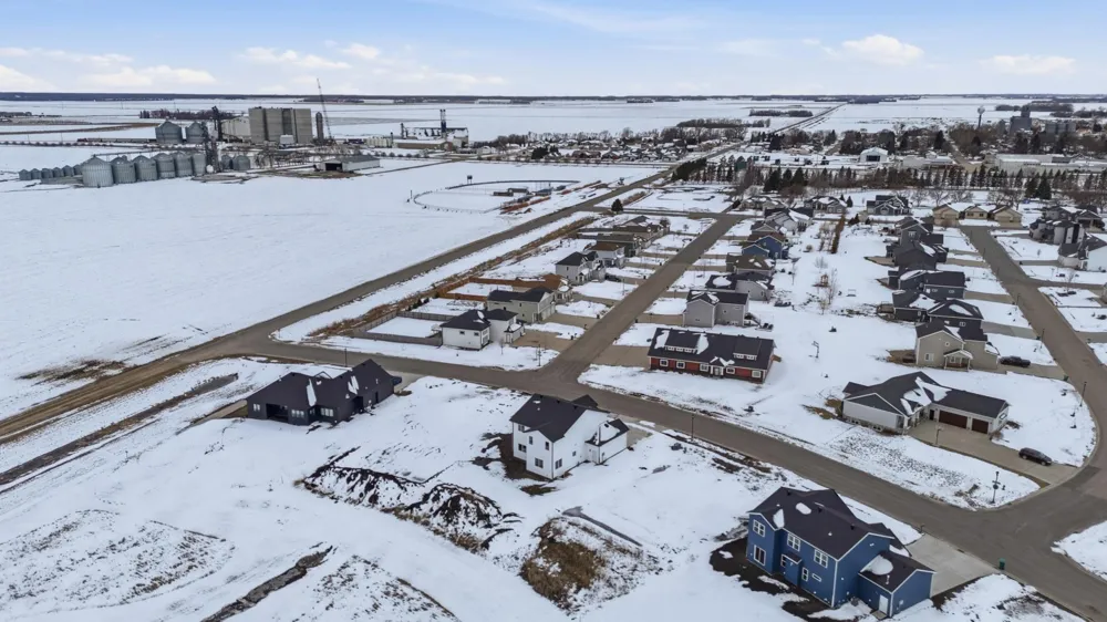 517 Prairie Parkway Kindred, ND 58051