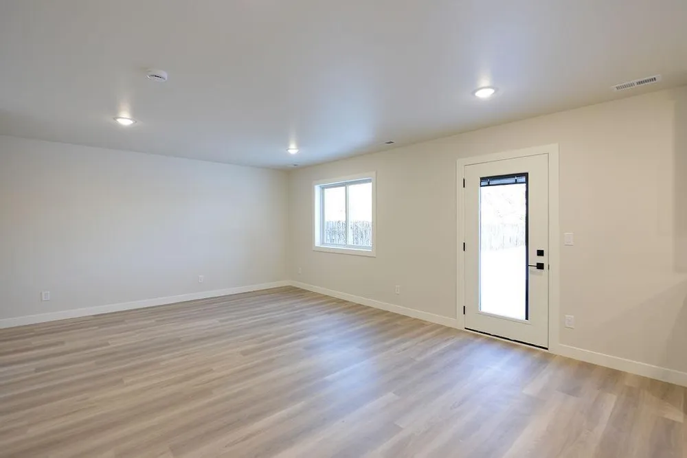 323 3rd Street Mapleton, ND 58059
