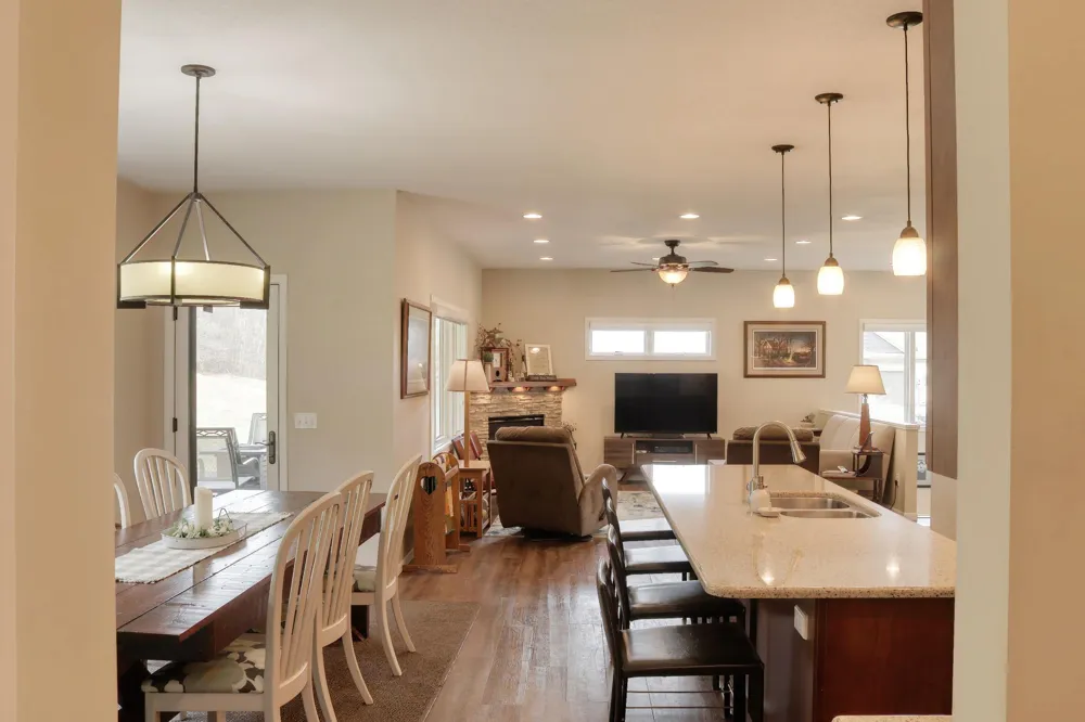 2760 Oakhurst Drive Lake City, MN 55041