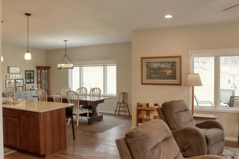 2760 Oakhurst Drive Lake City, MN 55041