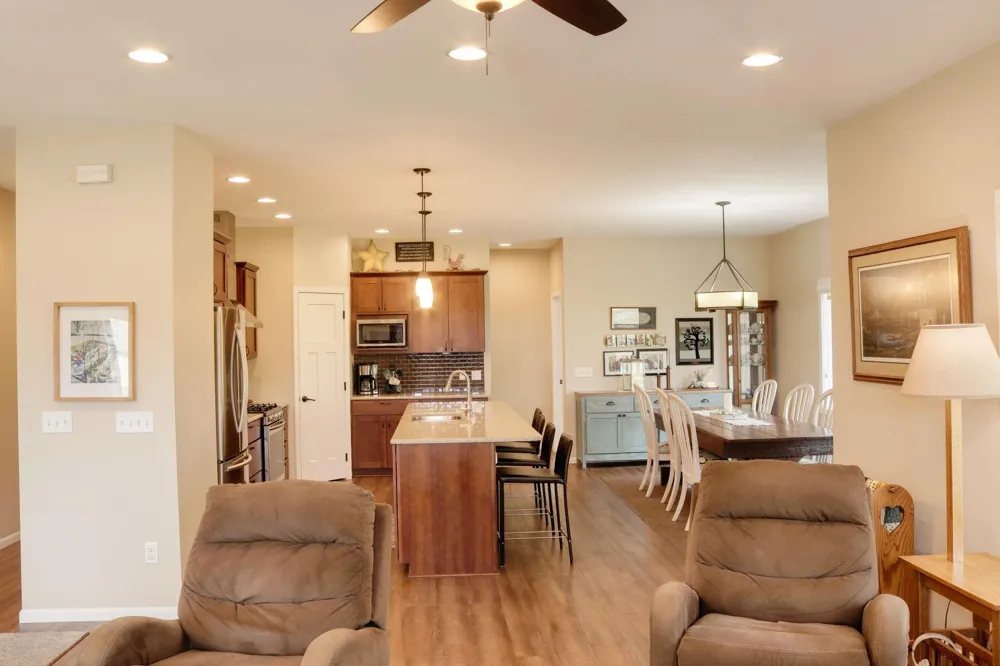 2760 Oakhurst Drive Lake City, MN 55041
