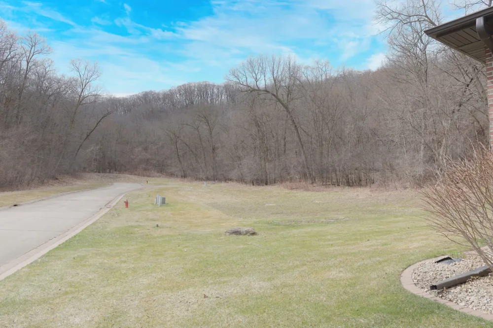 2760 Oakhurst Drive Lake City, MN 55041