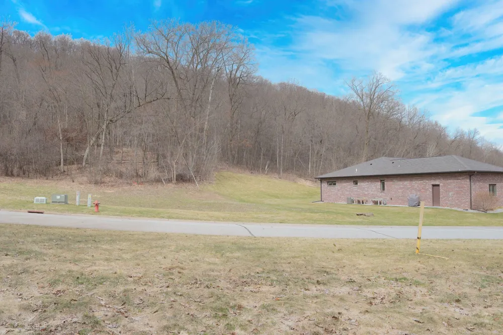 2760 Oakhurst Drive Lake City, MN 55041