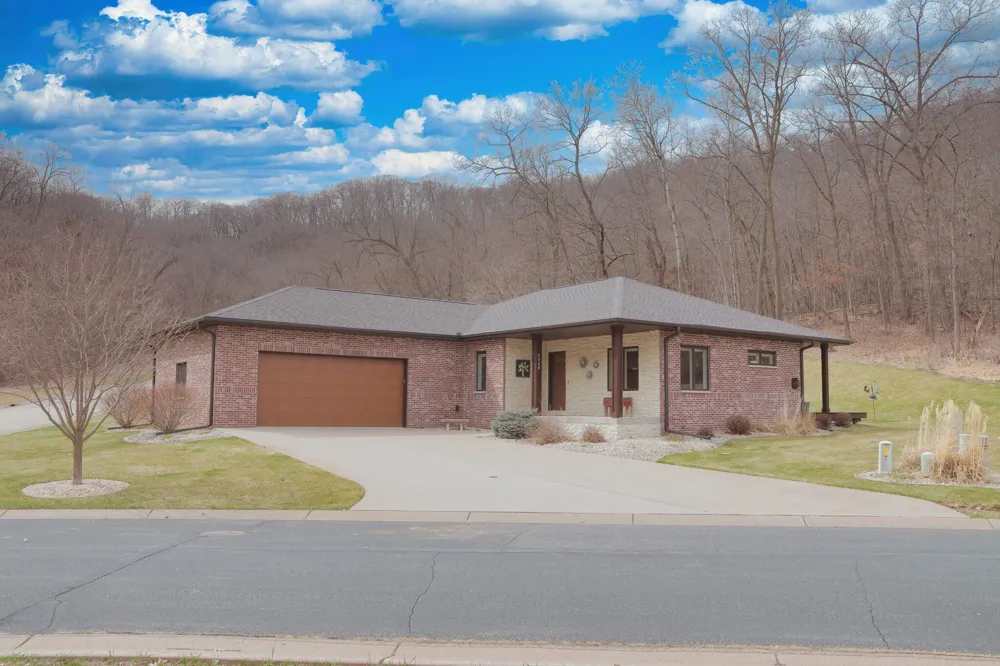 2760 Oakhurst Drive Lake City, MN 55041