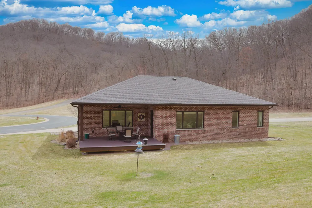 2760 Oakhurst Drive Lake City, MN 55041