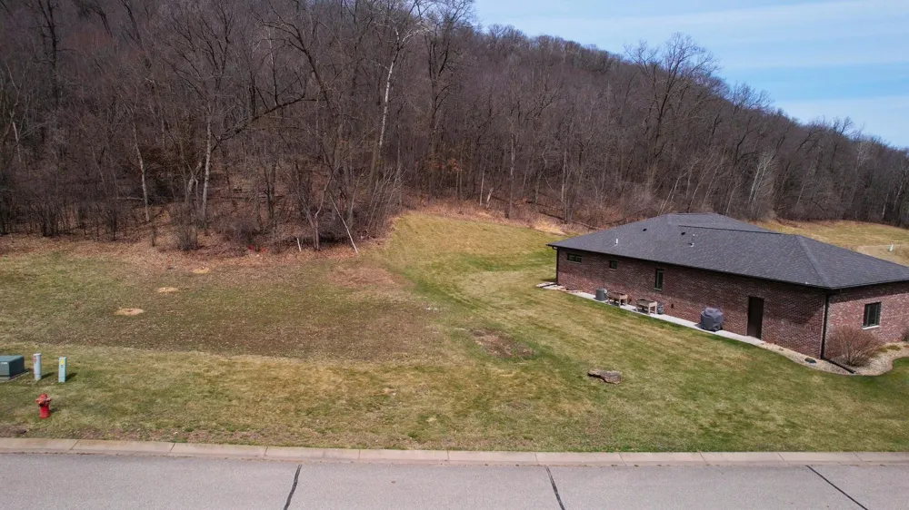 2760 Oakhurst Drive Lake City, MN 55041