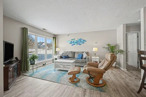 6165 Chasewood Parkway #1
