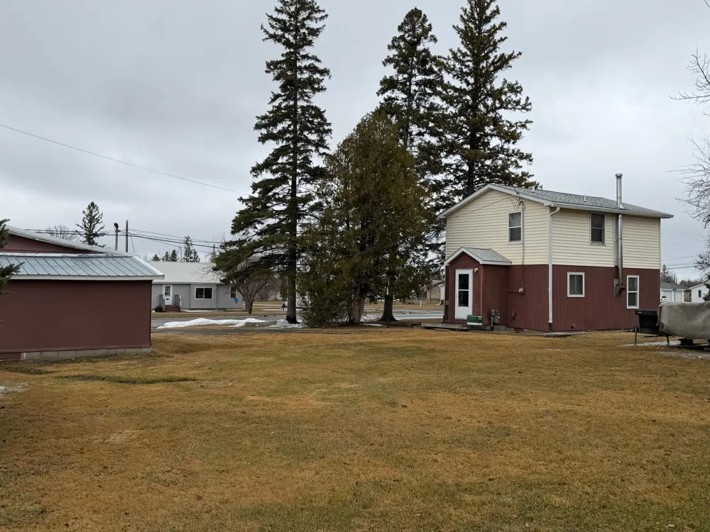 1702 1st Avenue International Falls, MN 56649
