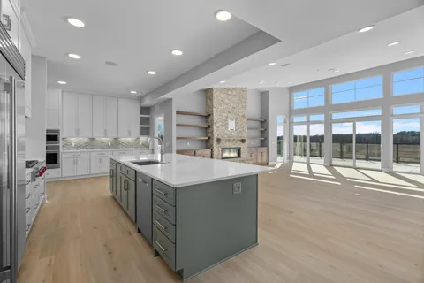 1 Hill Farm Road #306