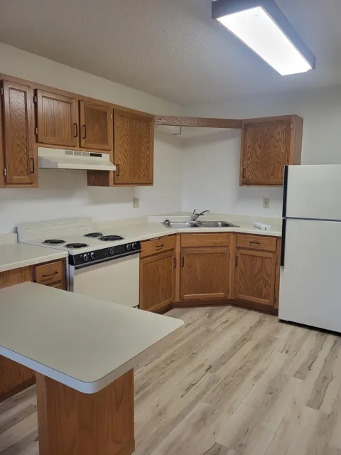 609 Main Street S #4