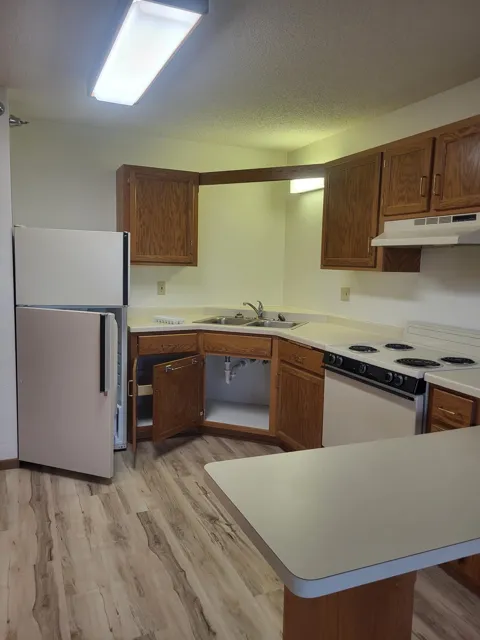 609 Main Street S #6