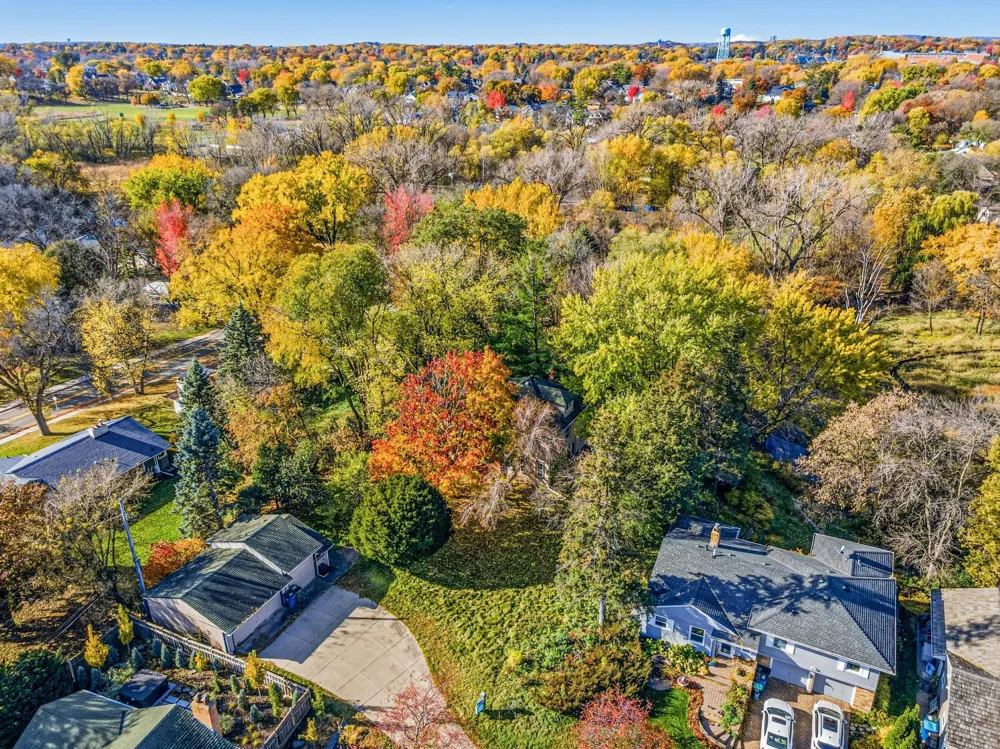 4023 Wood End Drive Edina, MN 55424