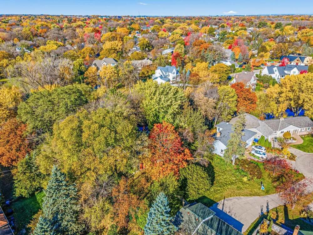 4023 Wood End Drive Edina, MN 55424