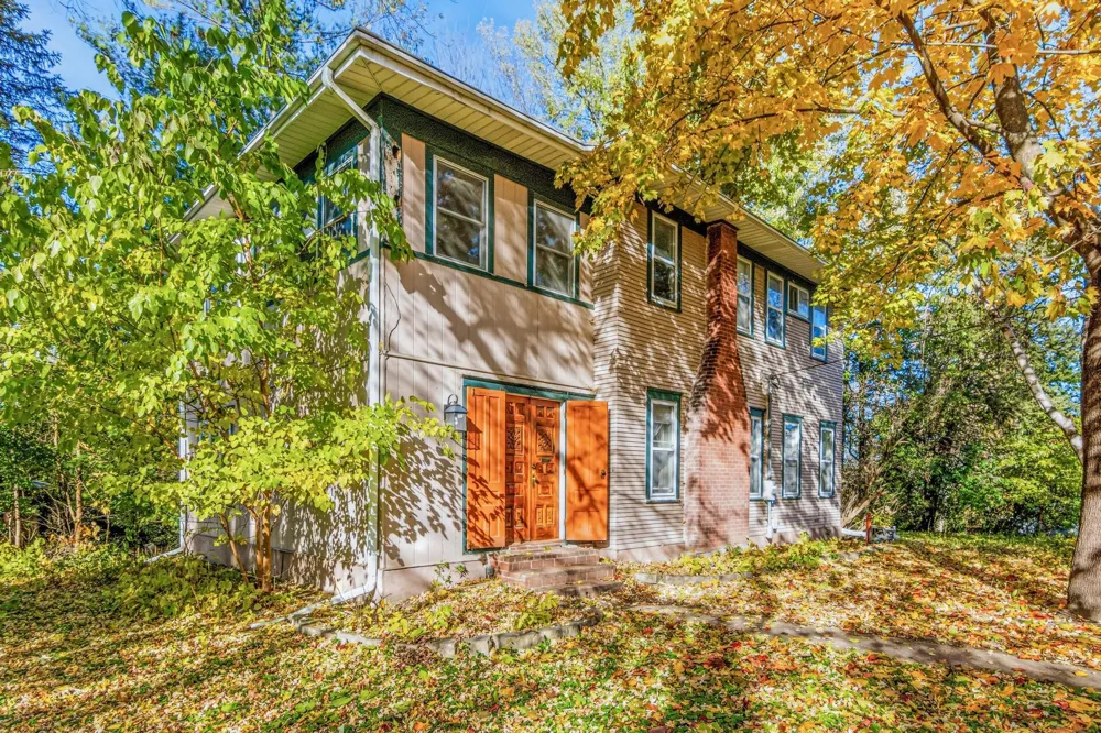 4023 Wood End Drive Edina, MN 55424