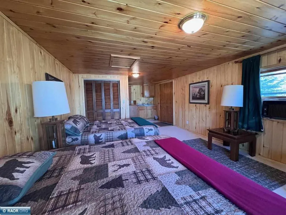 8519 Peterson Road Cook, MN 55723