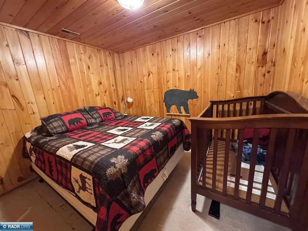 8519 Peterson Road Cook, MN 55723