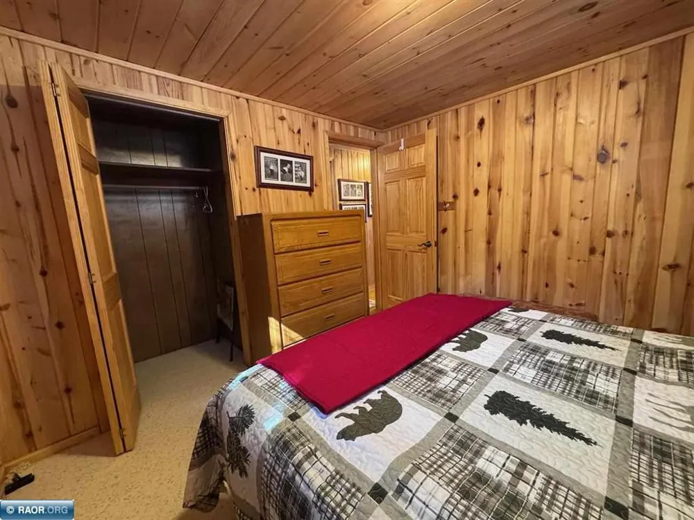 8519 Peterson Road Cook, MN 55723