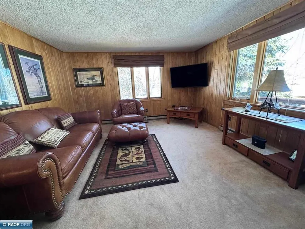 8519 Peterson Road Cook, MN 55723