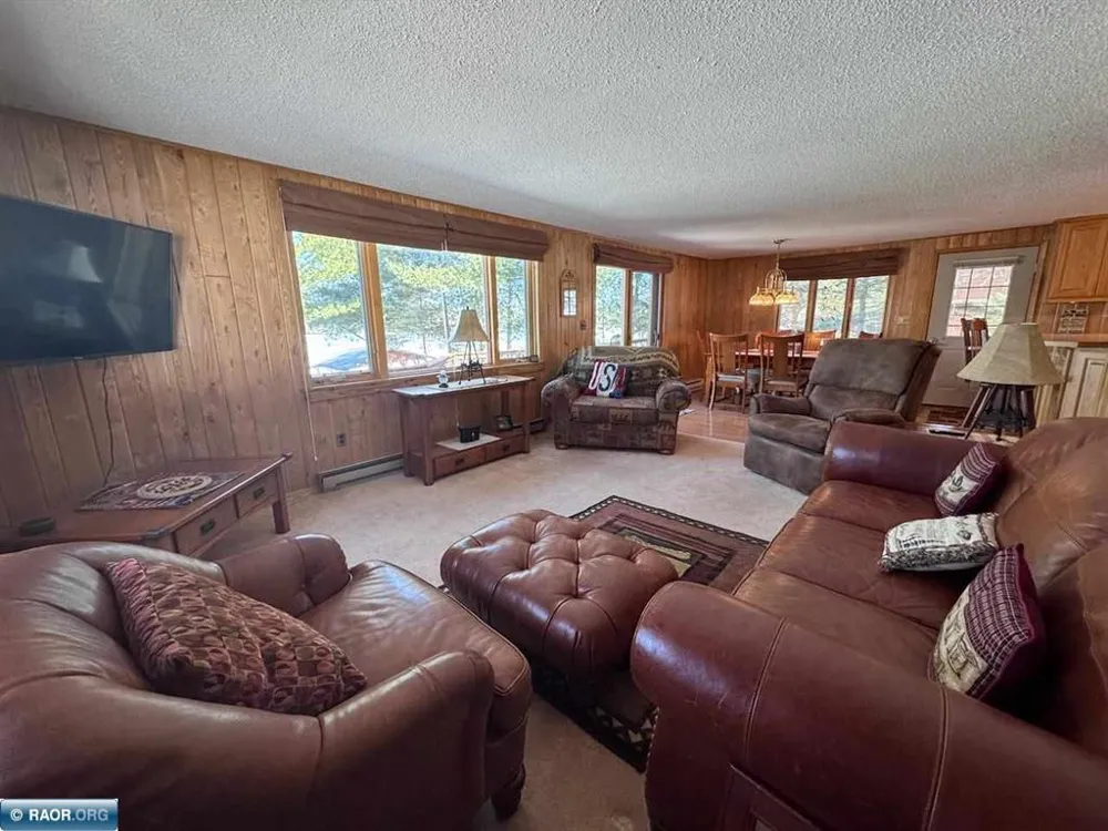 8519 Peterson Road Cook, MN 55723