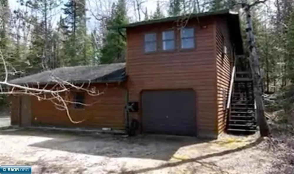 8519 Peterson Road Cook, MN 55723