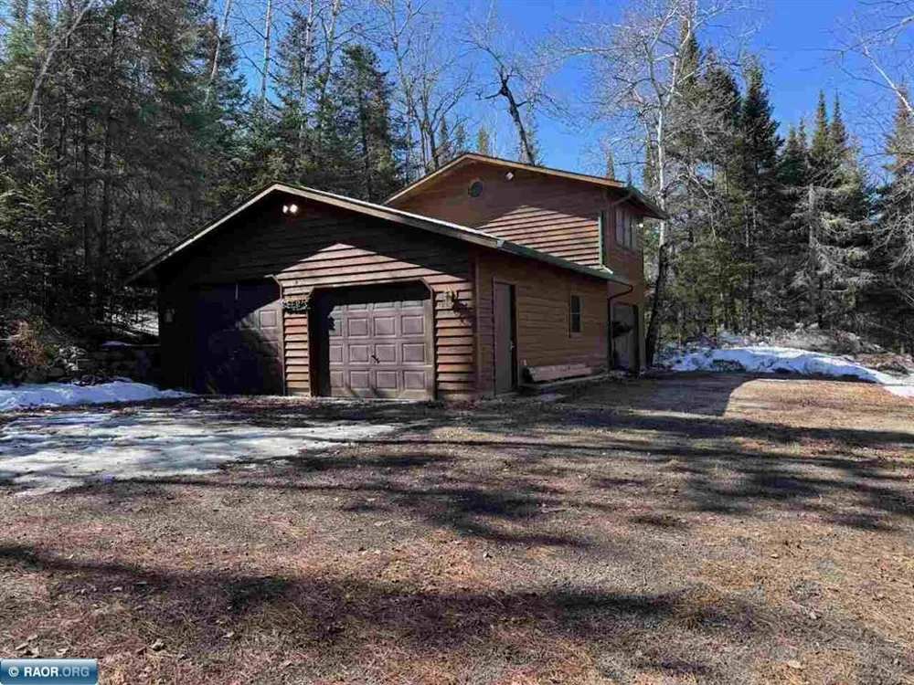 8519 Peterson Road Cook, MN 55723