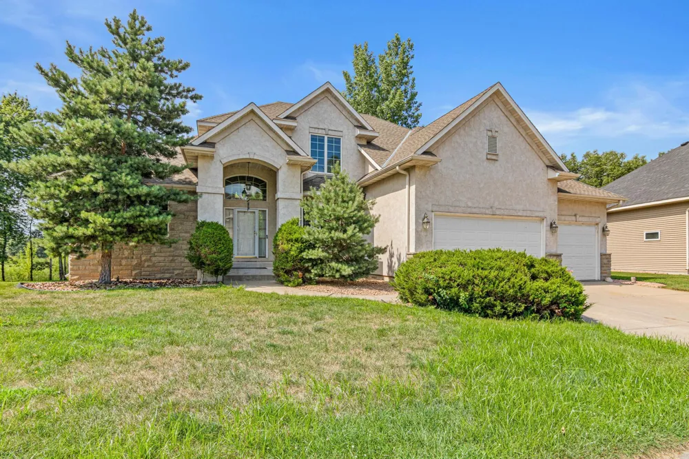 8304 9th Street Oakdale, MN 55128