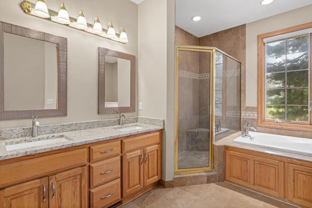8304 9th Street Oakdale, MN 55128