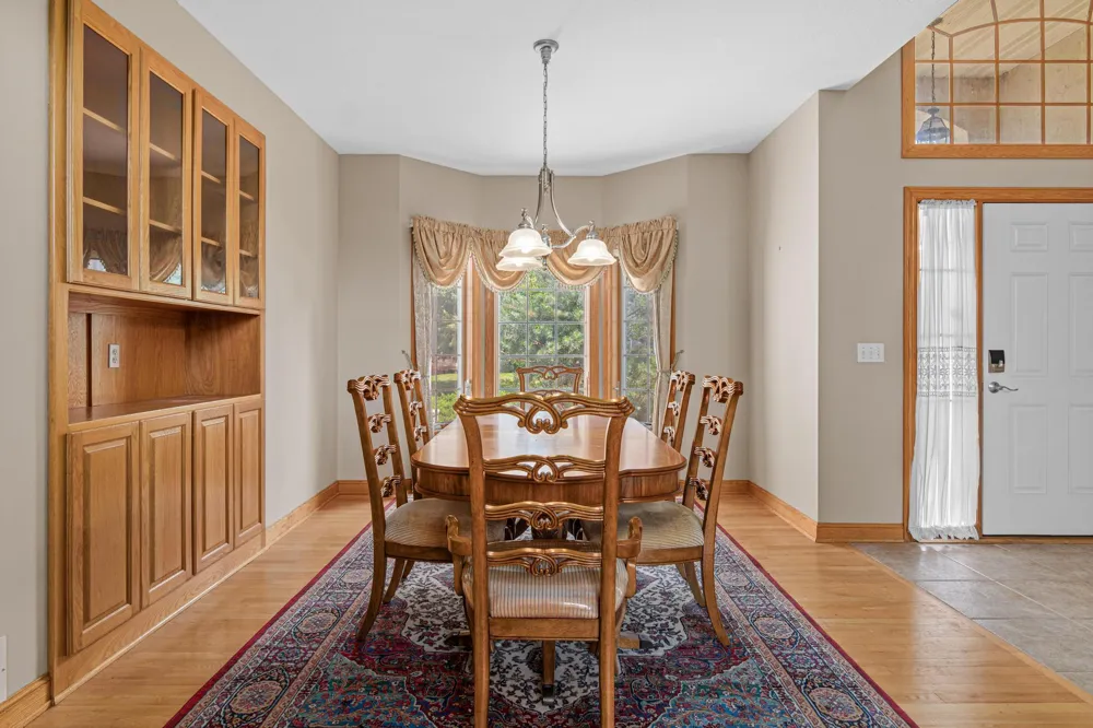 8304 9th Street Oakdale, MN 55128