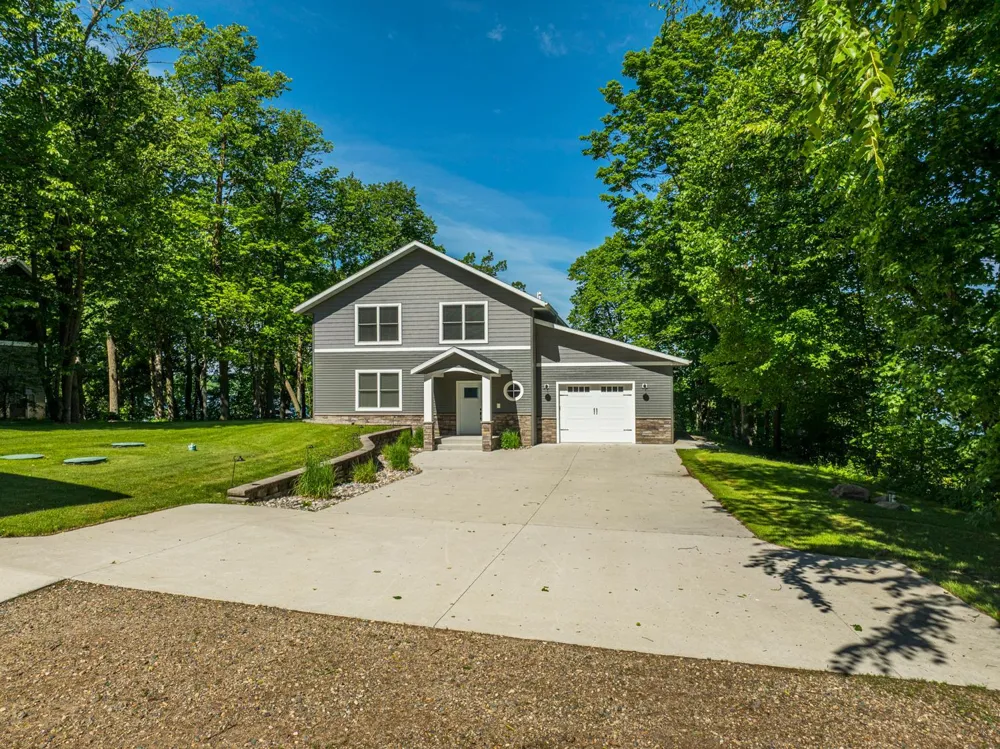 44555 Crystal Hills Way Pelican Rapids, MN 56572