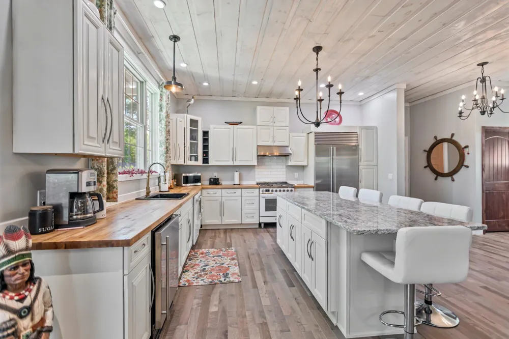 305 1st Street NE Morristown, MN 55052