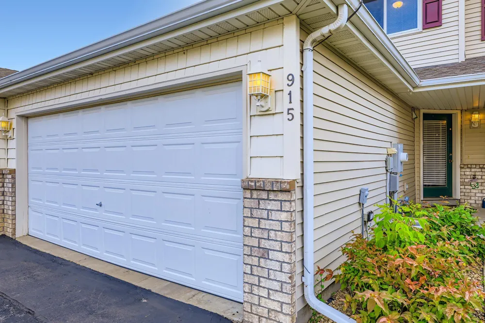 915 Harmony Path Norwood Young America, MN 55397