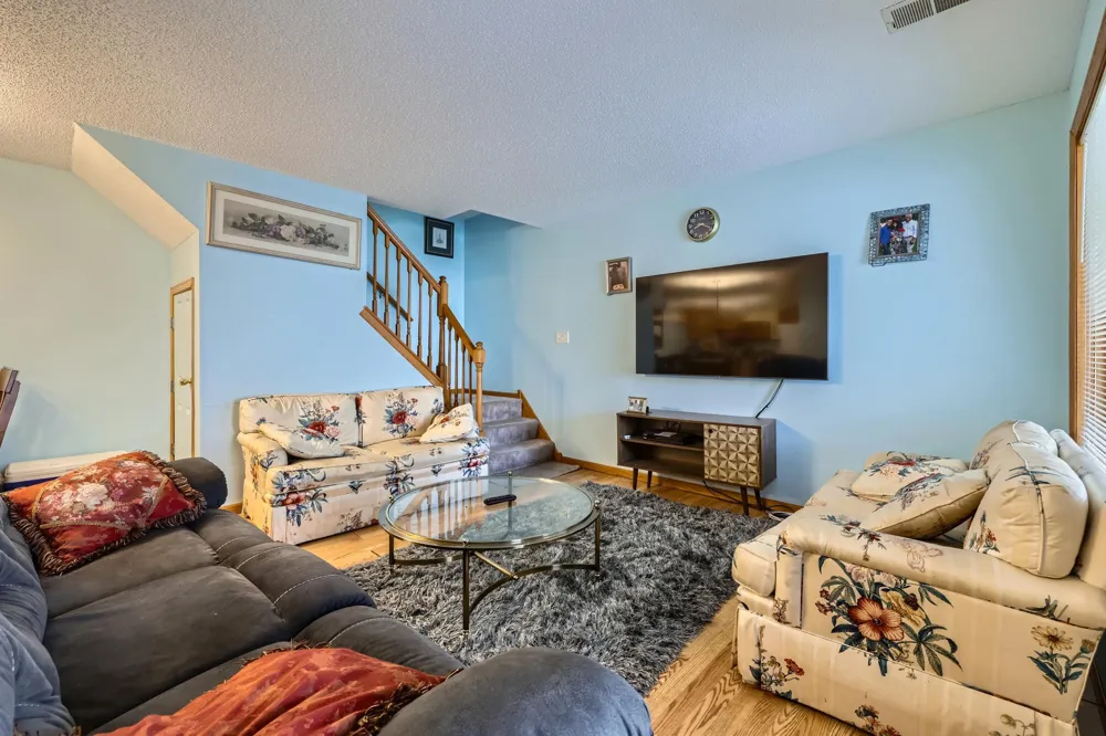 915 Harmony Path Norwood Young America, MN 55397