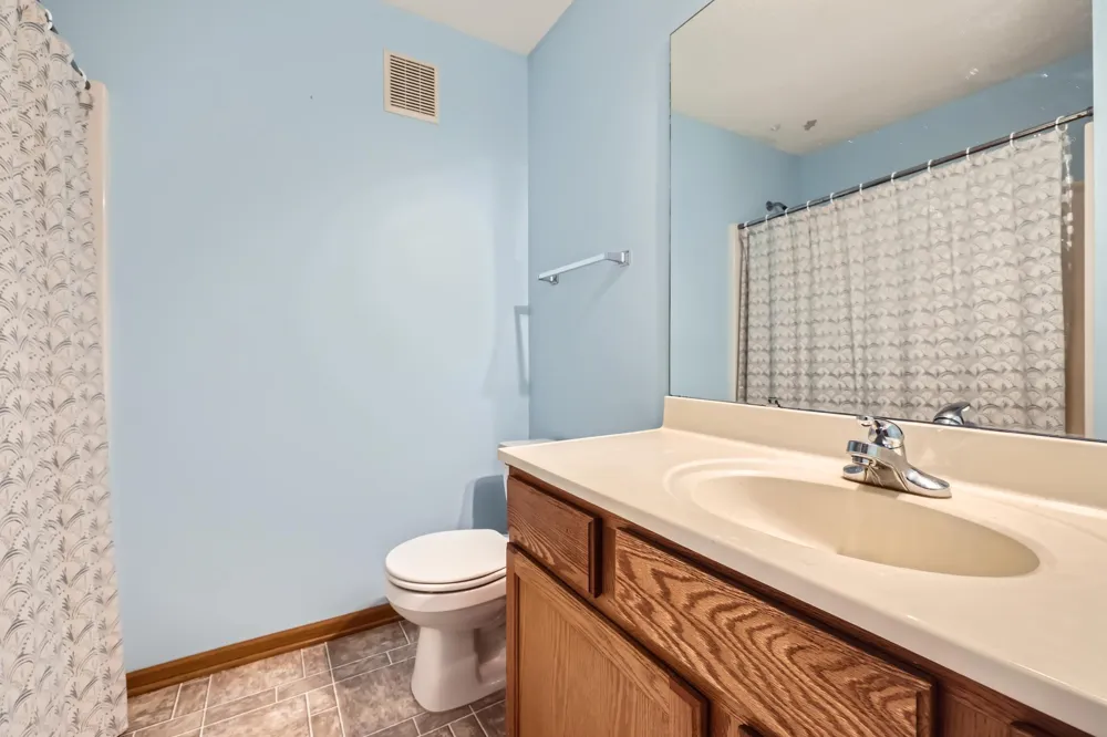 915 Harmony Path Norwood Young America, MN 55397