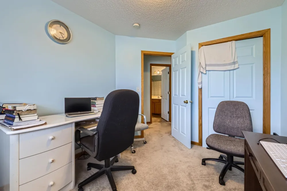 915 Harmony Path Norwood Young America, MN 55397