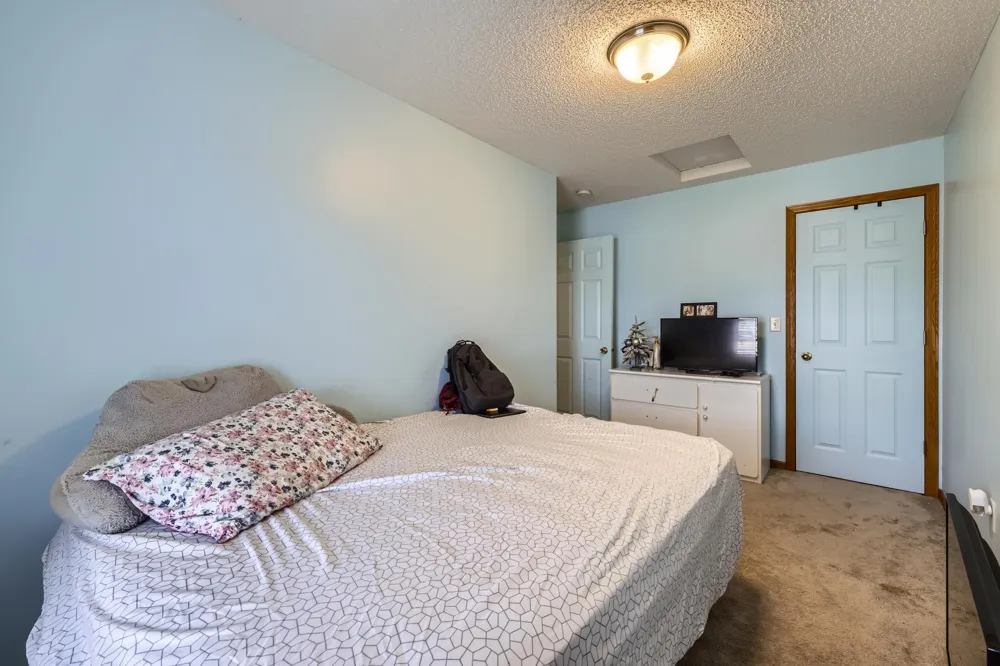 915 Harmony Path Norwood Young America, MN 55397