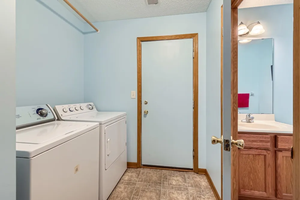 915 Harmony Path Norwood Young America, MN 55397